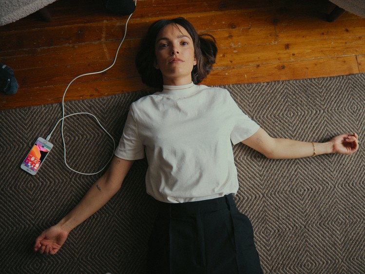Bloom - Jodi Balfour - 1