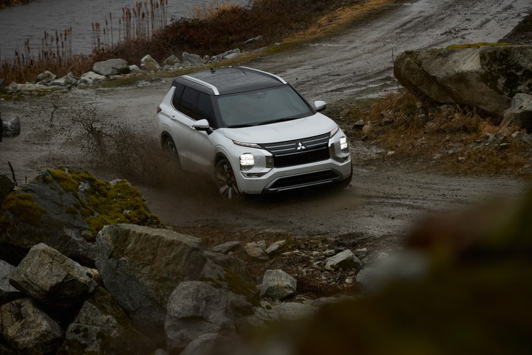 Mitsubishi Outlander 2025 by Nik Molson - 1