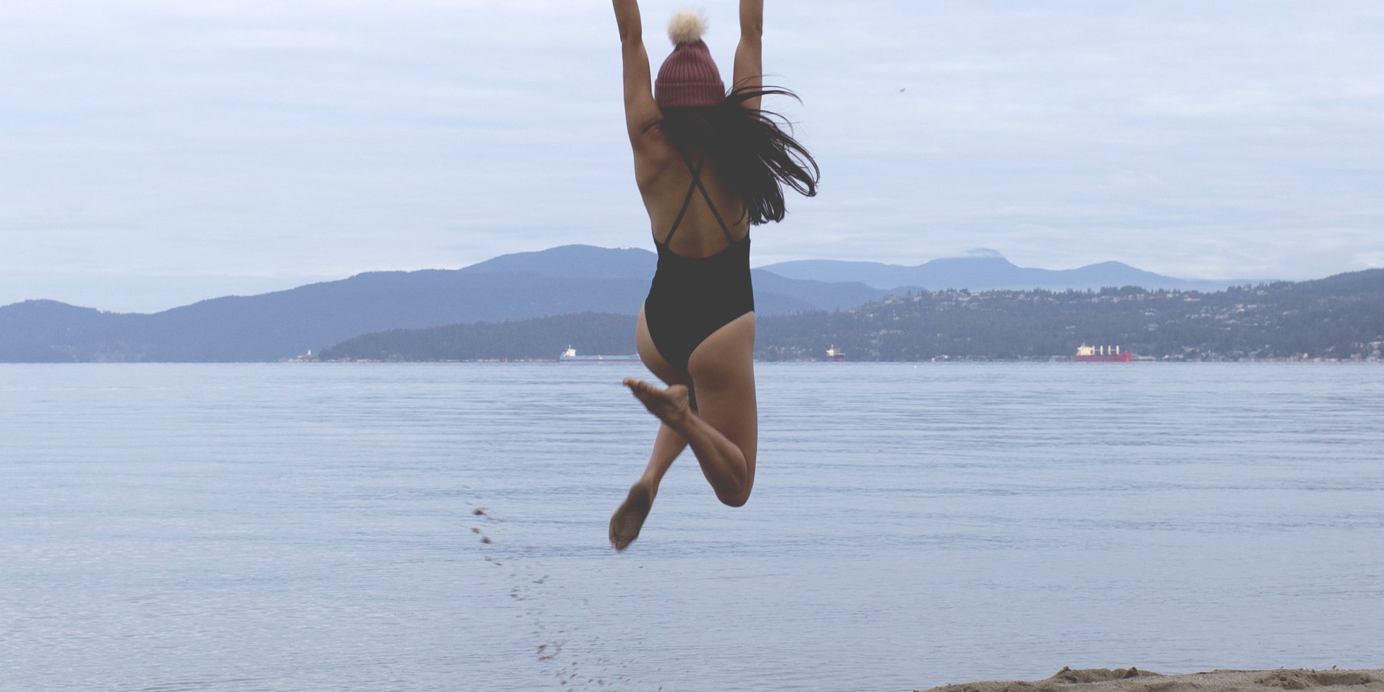We got up bright and early in Stanley Park to shoot some stills at the beach - it was a little chilly.