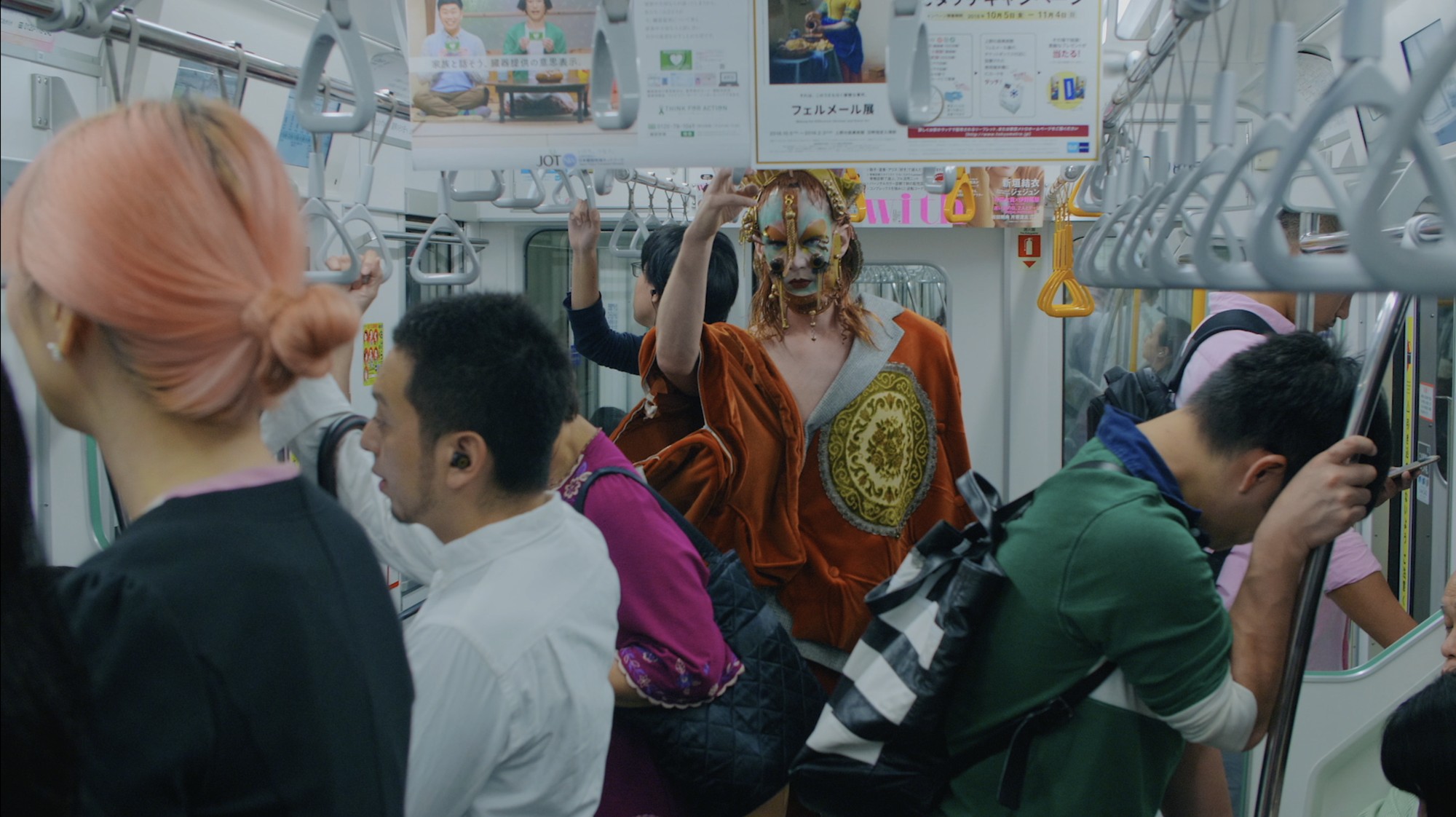 Lyle XOX in Japan Subway