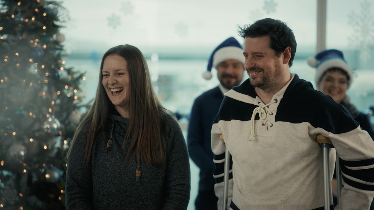 WestJet - Holiday Miracle 2024 - 4