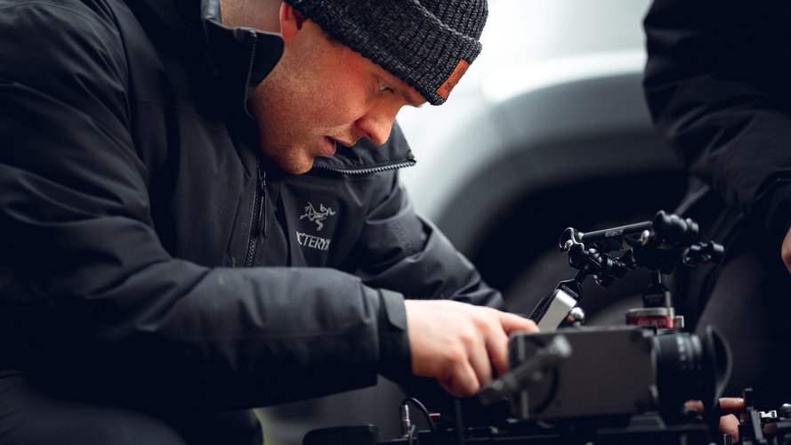 Can commercial directors also become film directors?