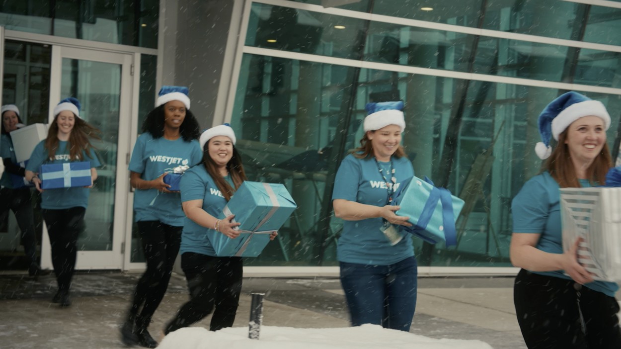 WestJet - Holiday Miracle 2024 - 5