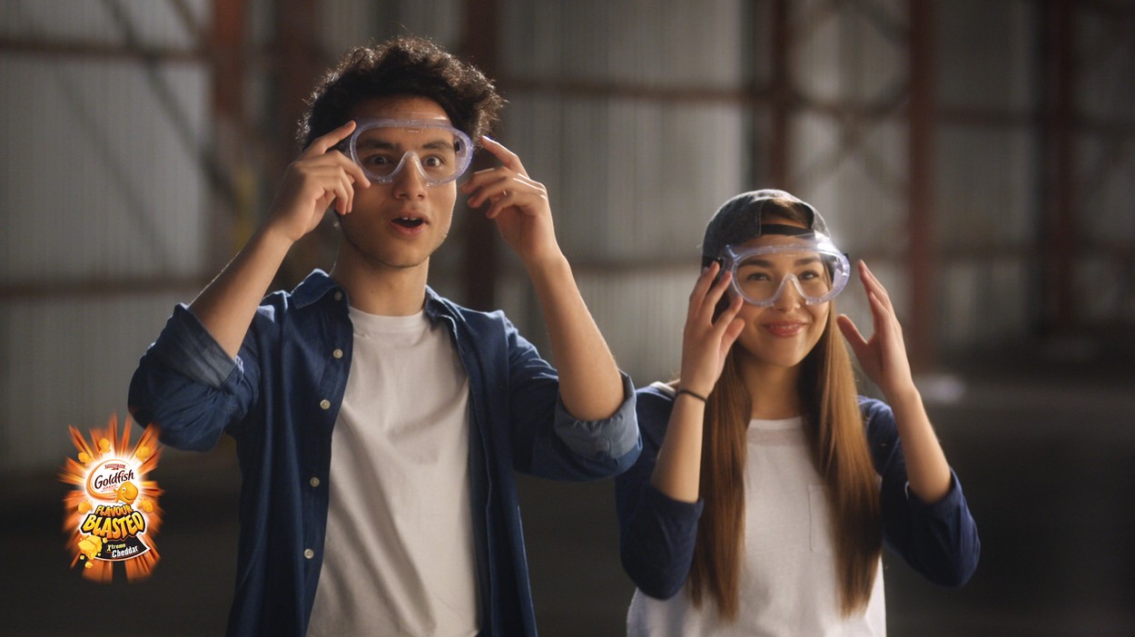 Kids wearing protective goggles Goldfish Flavour Blasted Xtreme Cheddar