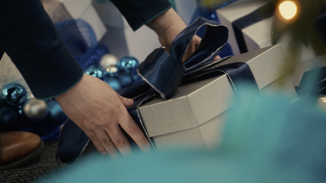WestJet - Holiday Miracle 2024 - 2