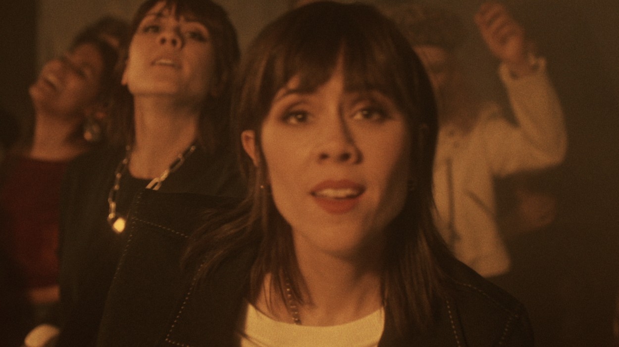 Tegan & Sara - I Know I'm Not The Only One 2